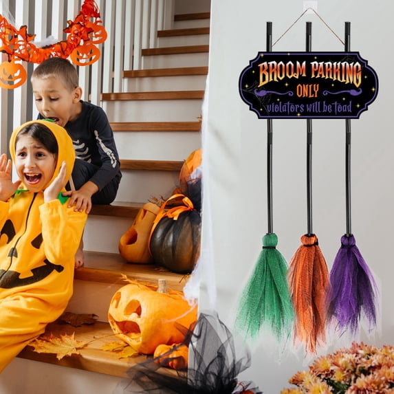 Halloween Witch Broom Parking Sign – Wooden Hanging Plaque for Porch, Door, Wall & Indoor Outdoor Decor, Funny Witch Parking Only Sign for Halloween Decorations