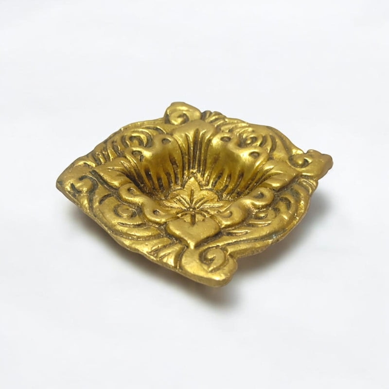 Hamdmade Brass Oil Lamp Floral Design Temple Pooja Arati Diya Deepak 1 wick For Home-0.75 Inch