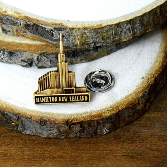 Hamilton New Zealand 3/4" Antique Gold Temple Pin by Ringmasters