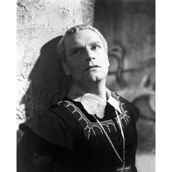 Hamlet Laurence Olivier 1948 Photo Print (8 x 10)