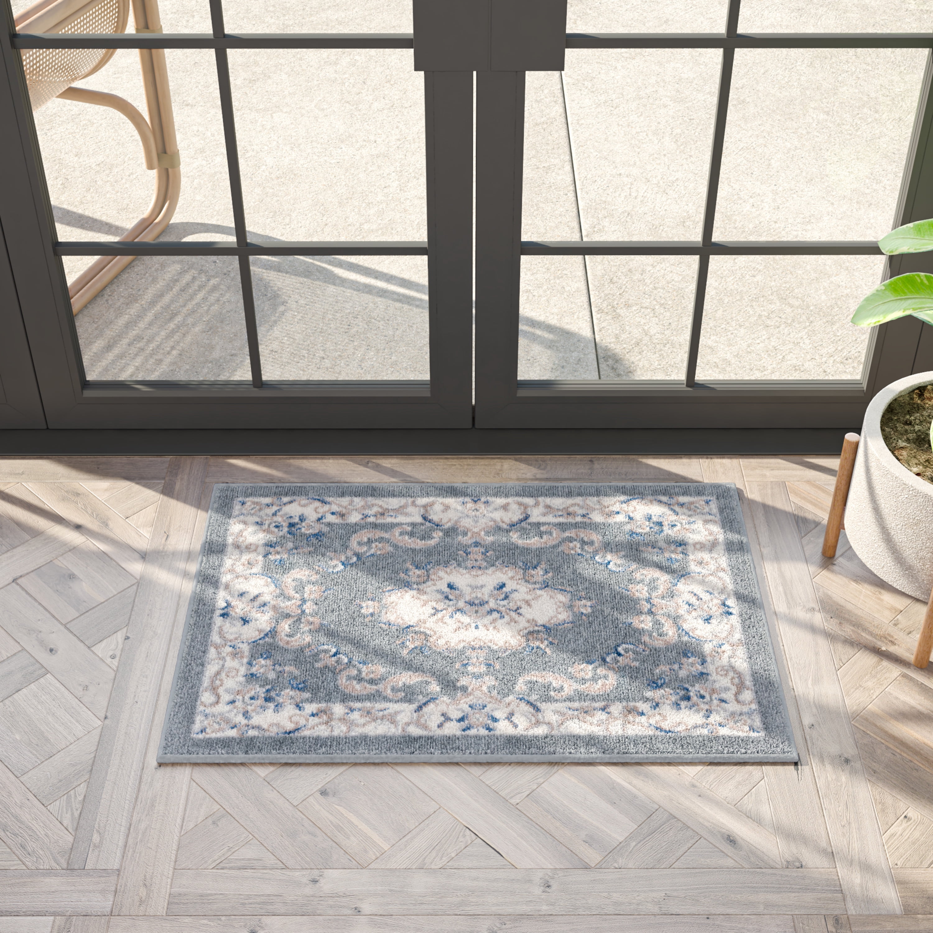 Hampton Traditional 2' x 3' Gray and Cream Polypropylene Indoor Area Rug