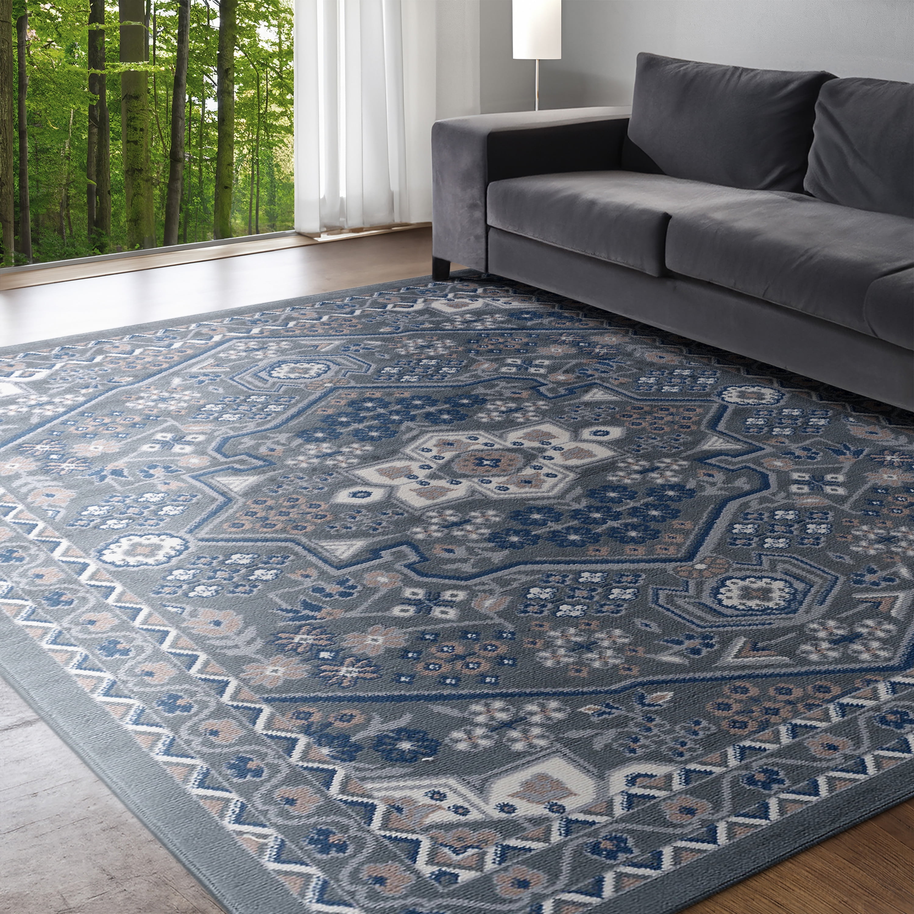 Hampton Traditional 5' x 7' Gray and Cream Polypropylene Indoor Area Rug