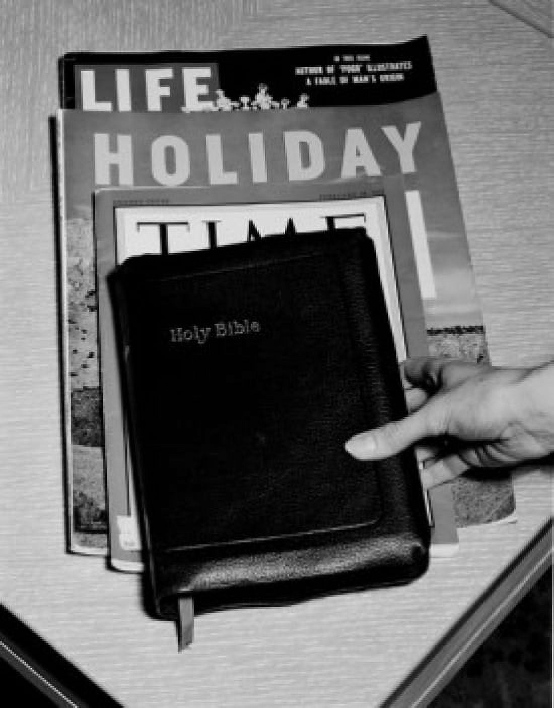 Hand Bible and magazines Canvas Art - (18 x 24)