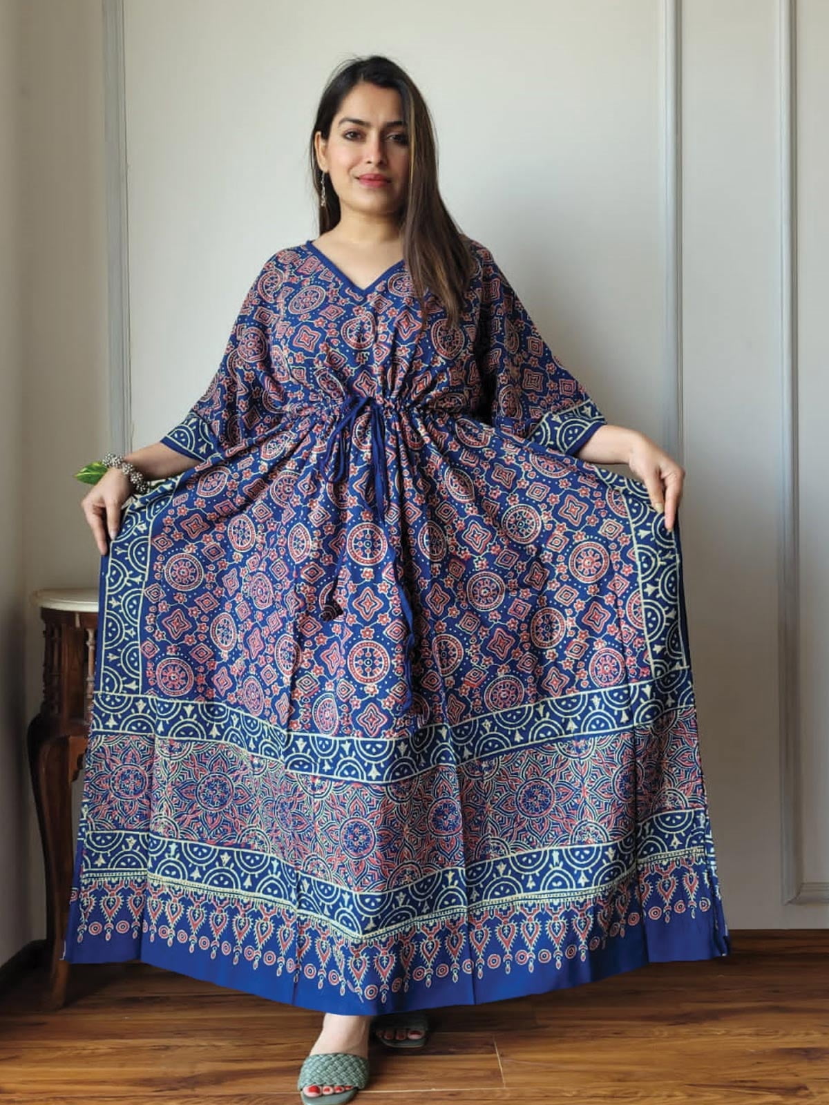 Womens Indian Dresses Stylish Kaftans Kurtis