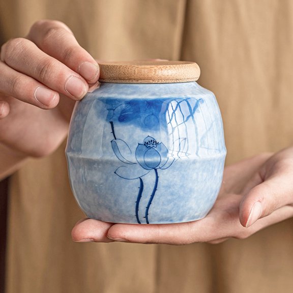 Hand-Painted Blue Lotus Ceramic Tea Storage Jar Airtight Moisture-Proof Lid for Tea Leaves, Coffee Beans, Dried Fruits, Chinese Tea Ceremony Accessories & Home Decoration