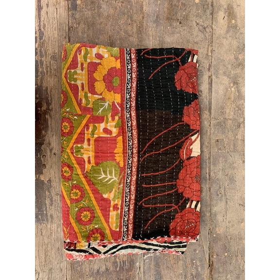 Hand Stitched Winter Gudari Floral Printed Fabric Winter Blanket Counterpane