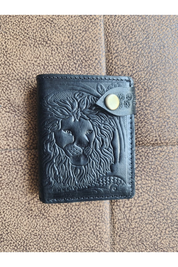 Hand-Tooled Genuine Leather Wallet for Men, Vintage Lion Design Bifold with Snap Closure