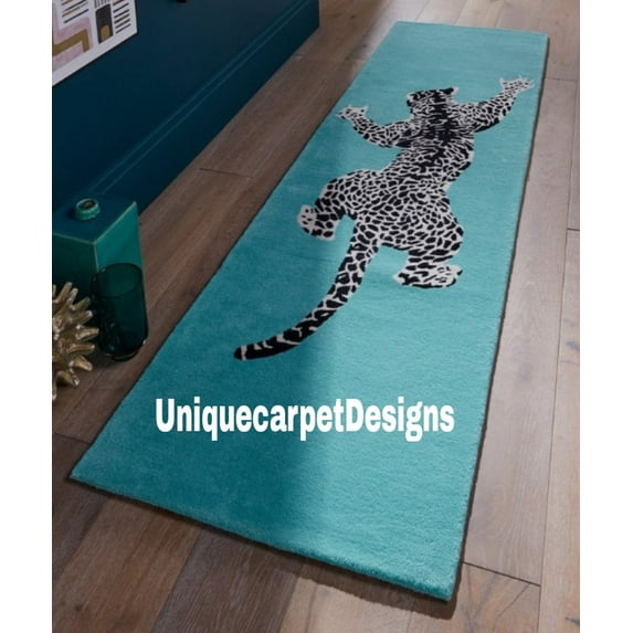 Hand tufted wool rug