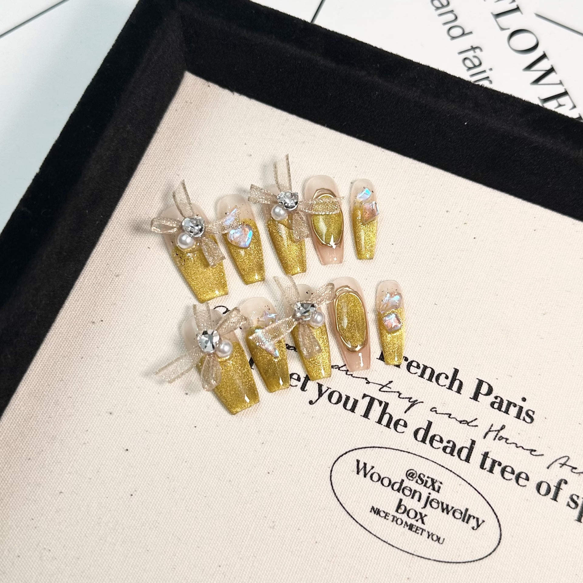 Hand-worn nail advanced sense summer yellow cat eye lace bow nail patch removable light luxury white