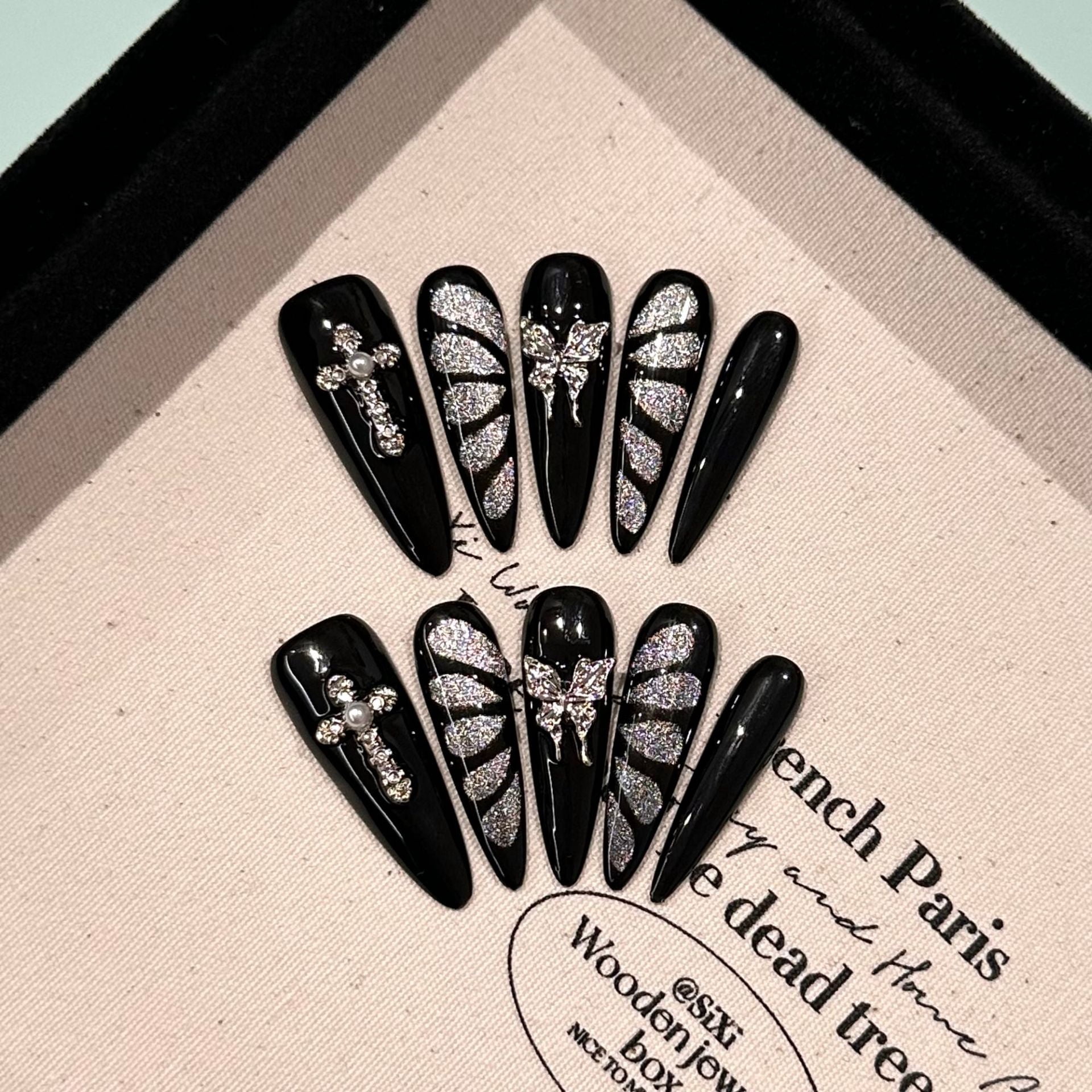 Hand-worn nail pads, advanced sense, dark black, silver, cat's eye manicure, cocoon-breaking butterfly, light luxury temperament, white nails