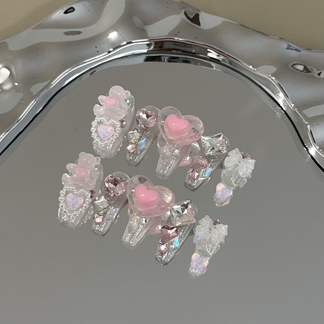 Hand-worn nail pads, high-end pink cartoon bear love nail stickers, removable full of diamonds, cute fake nails