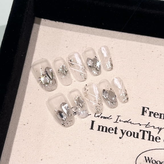 Hand-worn nail pieces high-end summer milky white short nail stickers detachable small diamonds hand-painted light luxury nails