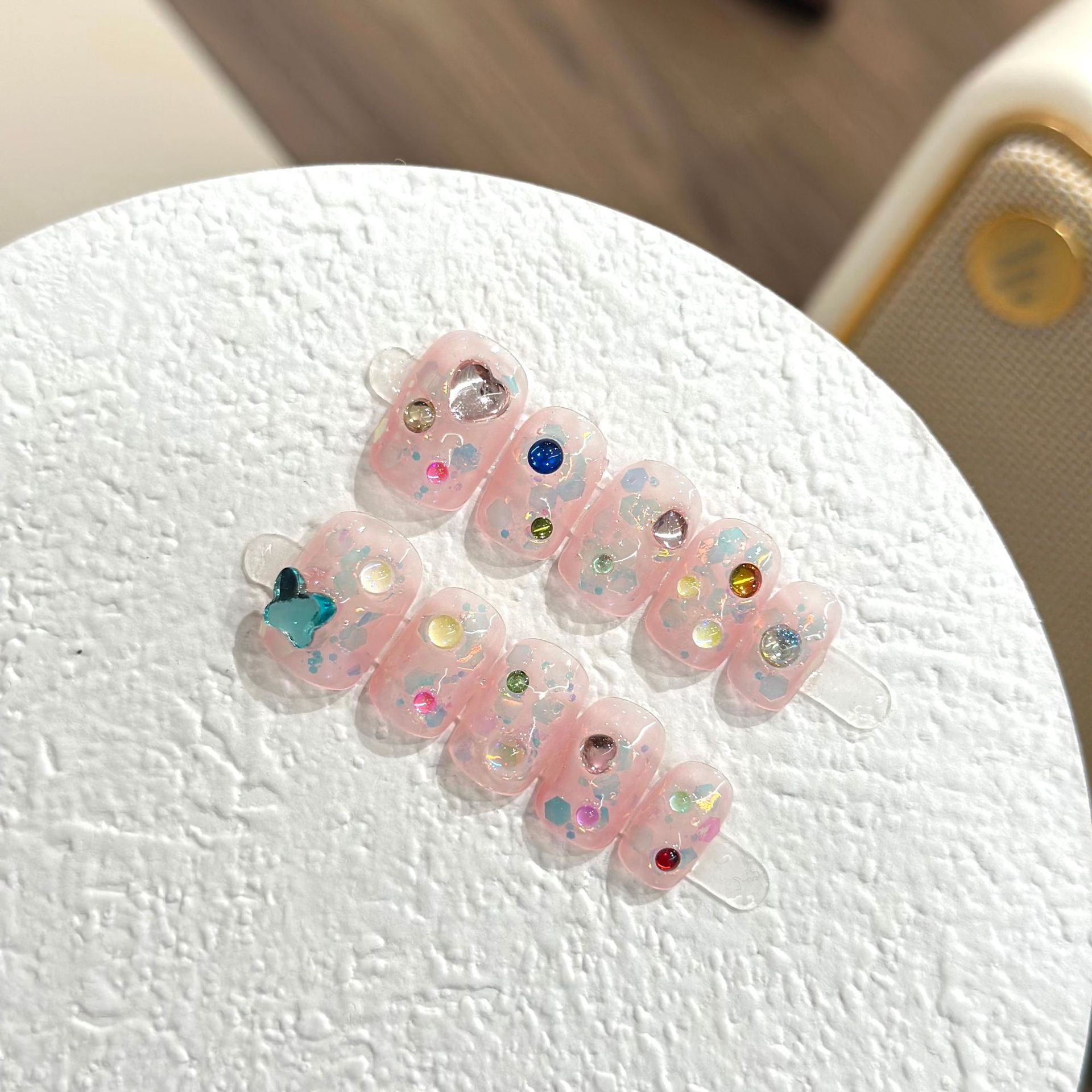 Hand-worn nail powder transparent color removable nail patch cute candy colored diamond sequins light therapy nail finished product wholesale