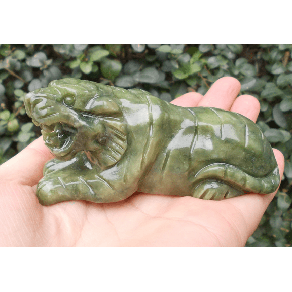 Handcraft Green Jade Jadeite Tiger Emerald crystal healing Stone Carving Big Cat Jungle Animals Gem Chakra Quartz Decorative Ornament xx078