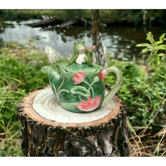 Handcrafted Ceramic Frog Teapot 24oz 8 3/4"