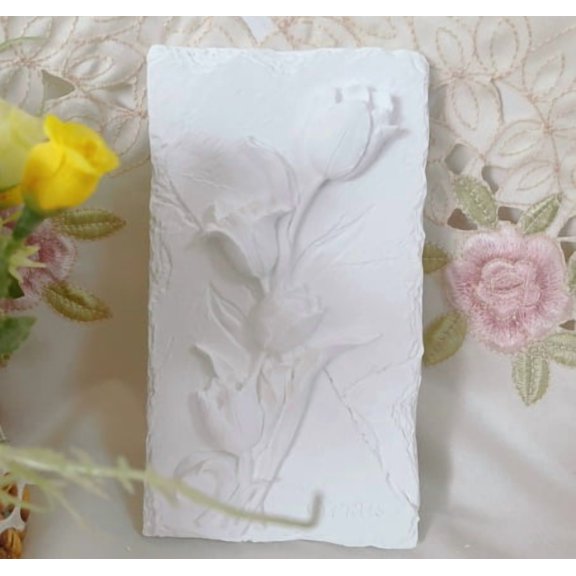 Handmade 3D Plaster Relief Sunflower Paintings 2-Pack - Unpainted DIY Decorative Wall Art for Custom Painting, Crafting, and Home Decor