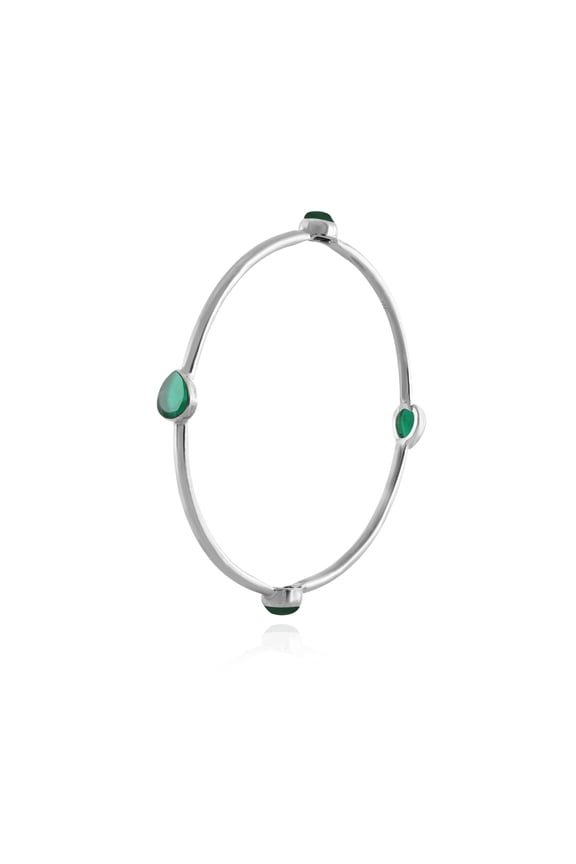 Handmade 925 Sterling Silver Bangle with Pear-Shaped Green Onyx Gemstones – 6.5 mm Wide – 2.44 Carat – Bezel-Set Artisan Jewelry (2.375 Inches)