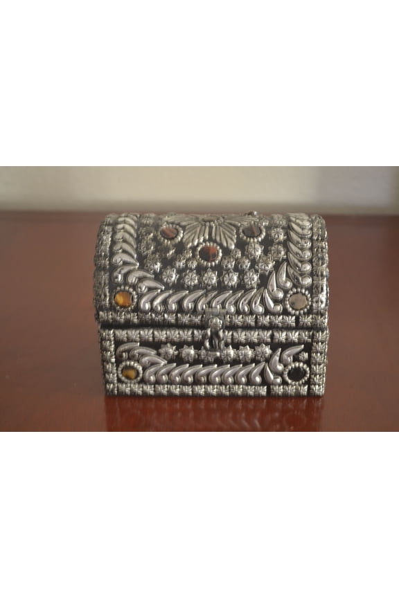 Handmade Agate Gemstone Cabochon Decorated Dome Chest Box 6"