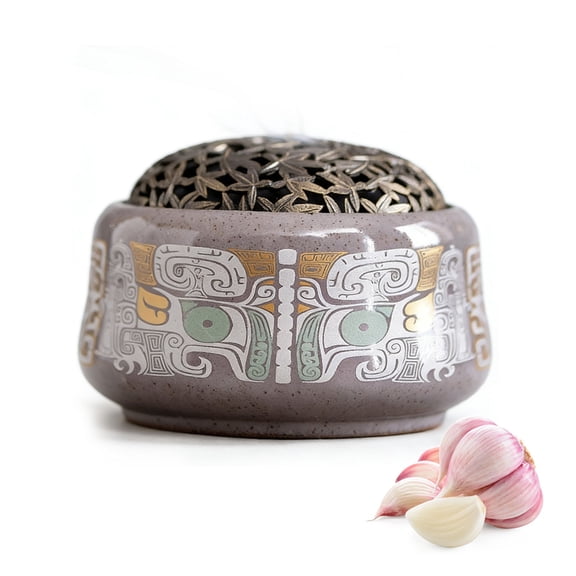 Handmade Ceramic Garlic Keeper with Lid, Retro Home Garlic Holder Kitchen Storage Jar, Creative Pattern Garlic Pot for Countertop or Pantry Storage