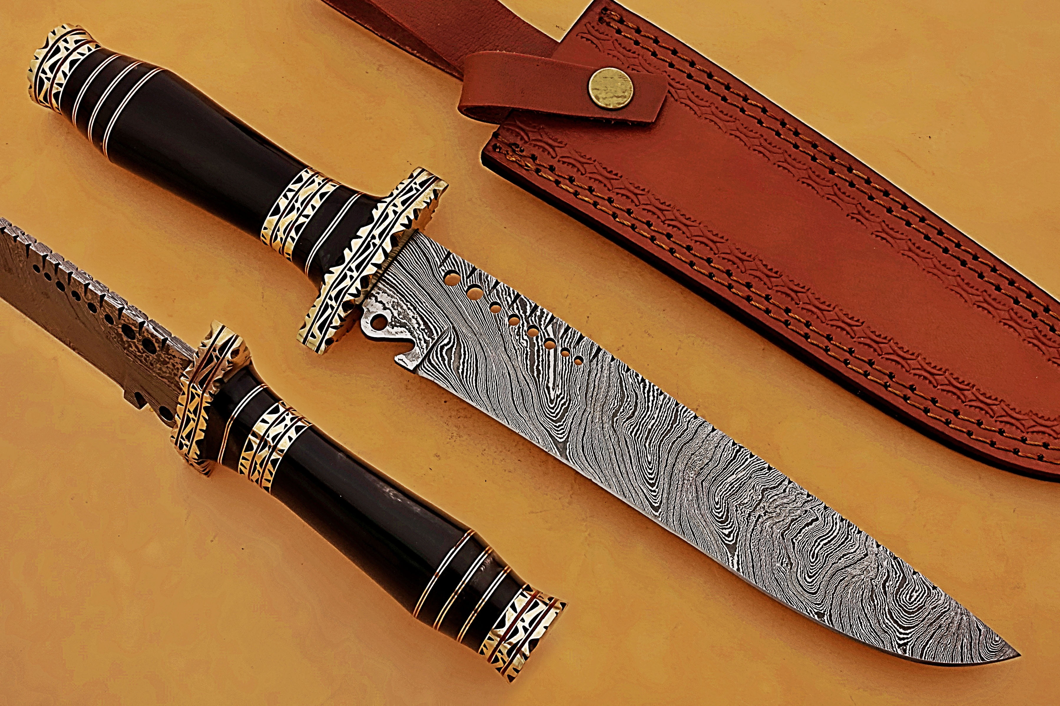 Handmade Damascus Steel Hunting Knife/Bowie Knife SS-17501 (Natural Black Horn)