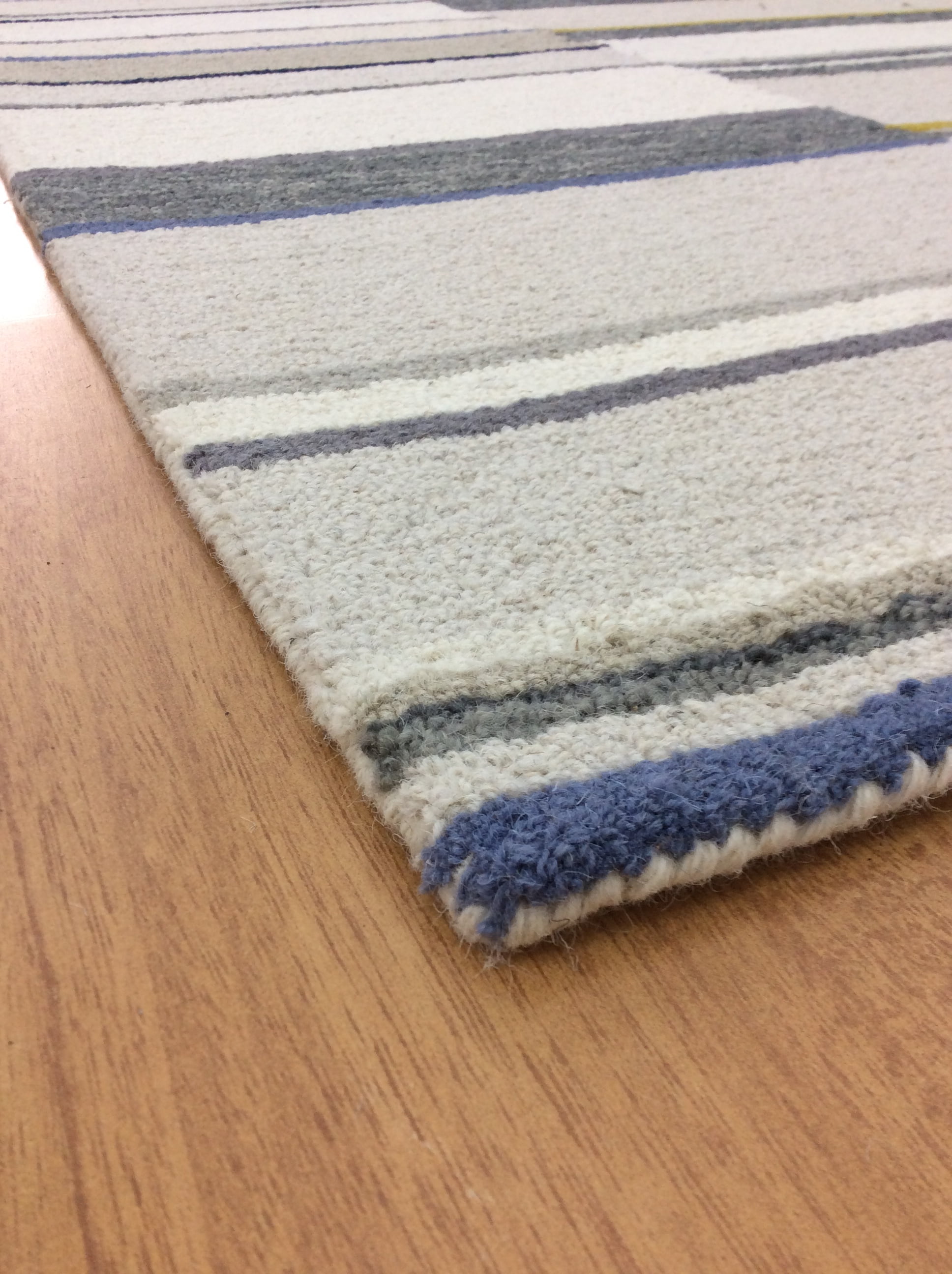 Handmade Modern Style 5' x 8' Feet Rectangular Wool Area Rug Cotton