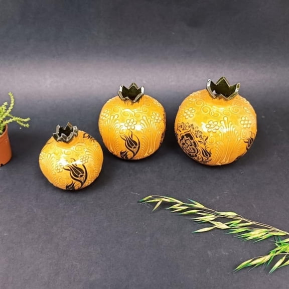 Handmade Pomegranate Vase Set of 3, Ceramic Ornament, Home Decor, Table Decoration, 5 "W x 5 "H x 5 "D, Vase for Living Room Coffee Table Dining Table (Yellow)