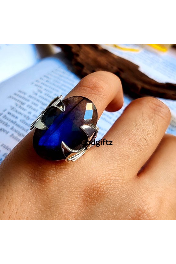 Handmade Sterling Silver Labradorite Ring: Blue Fire Gemstone