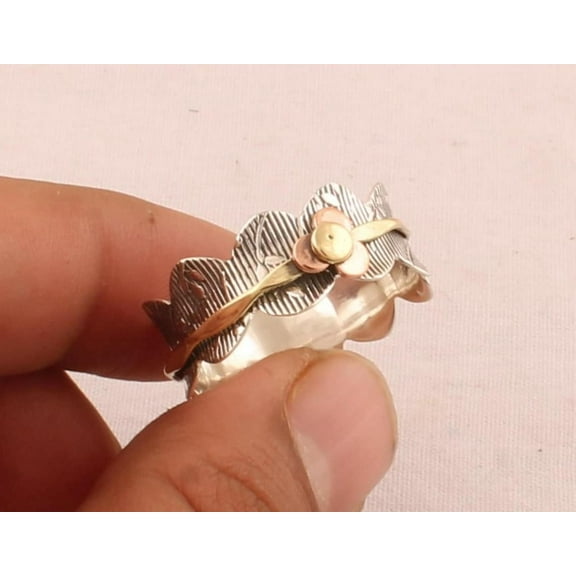 Handmade Wave Boho Spinner Ring – 925 Sterling Silver Hammered Flower Band, Fidget Anxiety Ring for Women, Stress Relief Meditation Ring, Gift for Her Ring Size- 5.75
