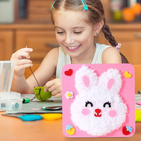 Handmade Yarn Embroidery Painting Kit, Cartoon Sewing Craft Materials, DIY Hand Sewing Set, Creative Embroidery Supplies, Art Craft Making Kit for Handmade Fun, 8.3*8.3in, A
