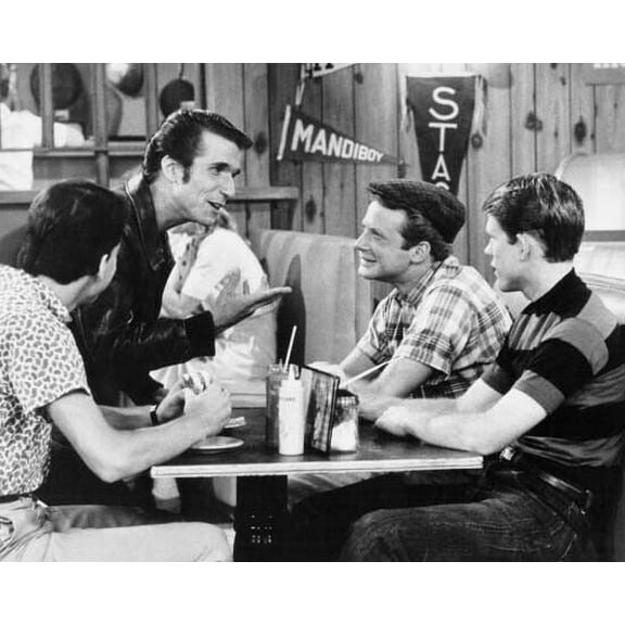 Happy Days Fonzie Potsie Ralph Malph & Richie sit in booth at Arnolds 8x10 photo