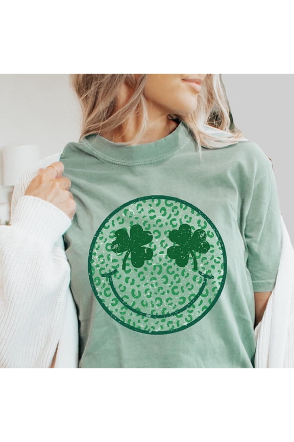 Happy Face St Patricks Shirts for Women Trendy TShirts Retro Unisex Shirt Leopard Shamrock