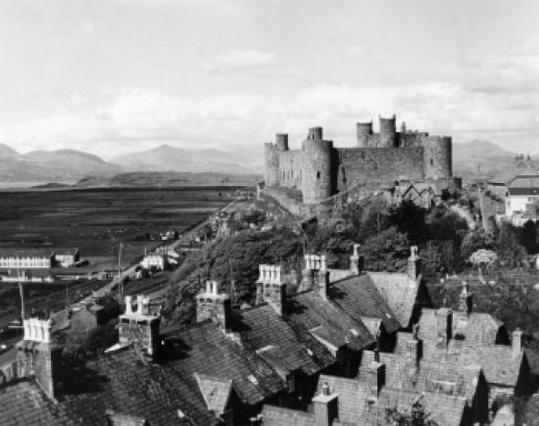 Harlech Castle Wales Canvas Art - (24 x 36)
