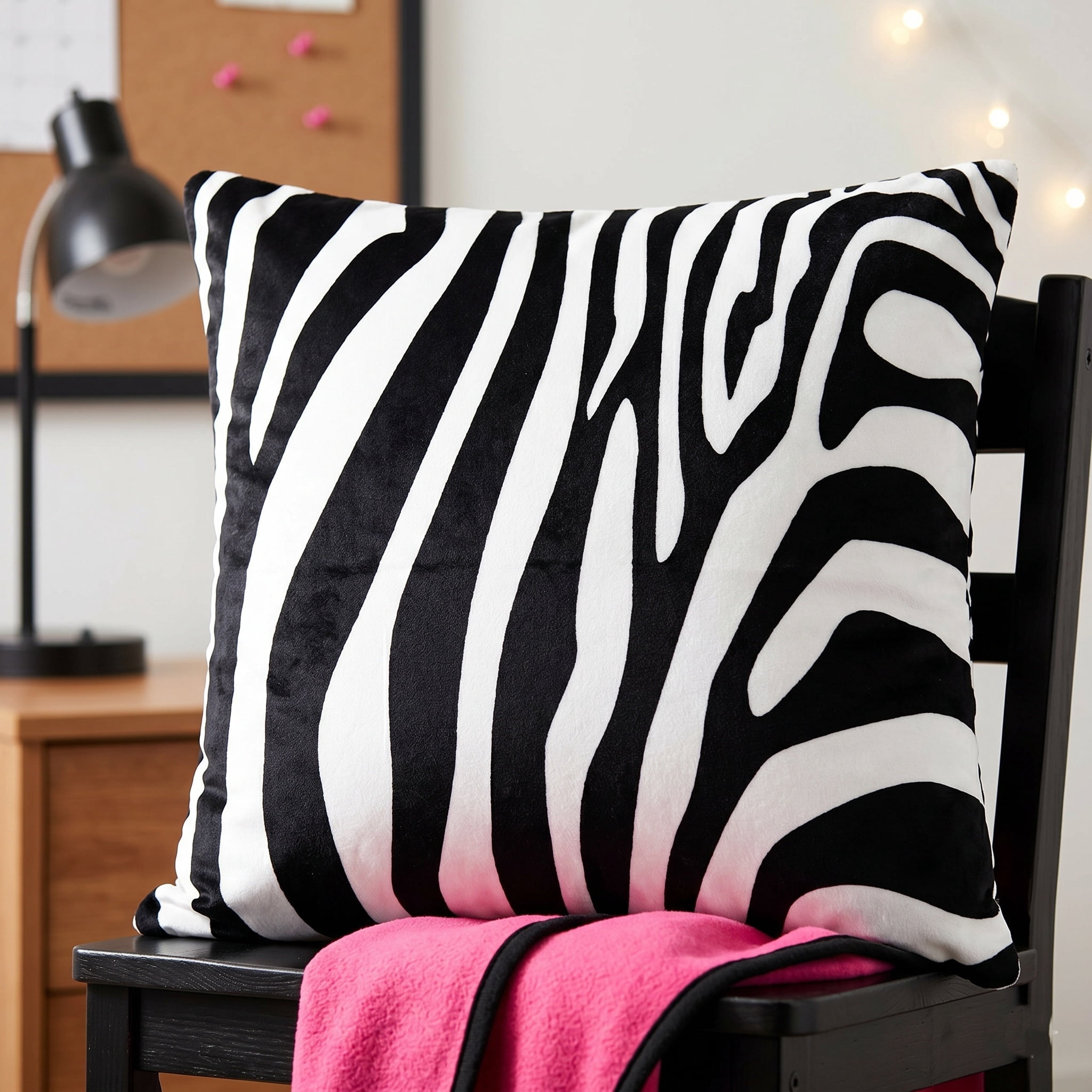 Harlow Hill Black/White Animal 20" x 20" Performance Adult Decorative Feather Filled Pillow