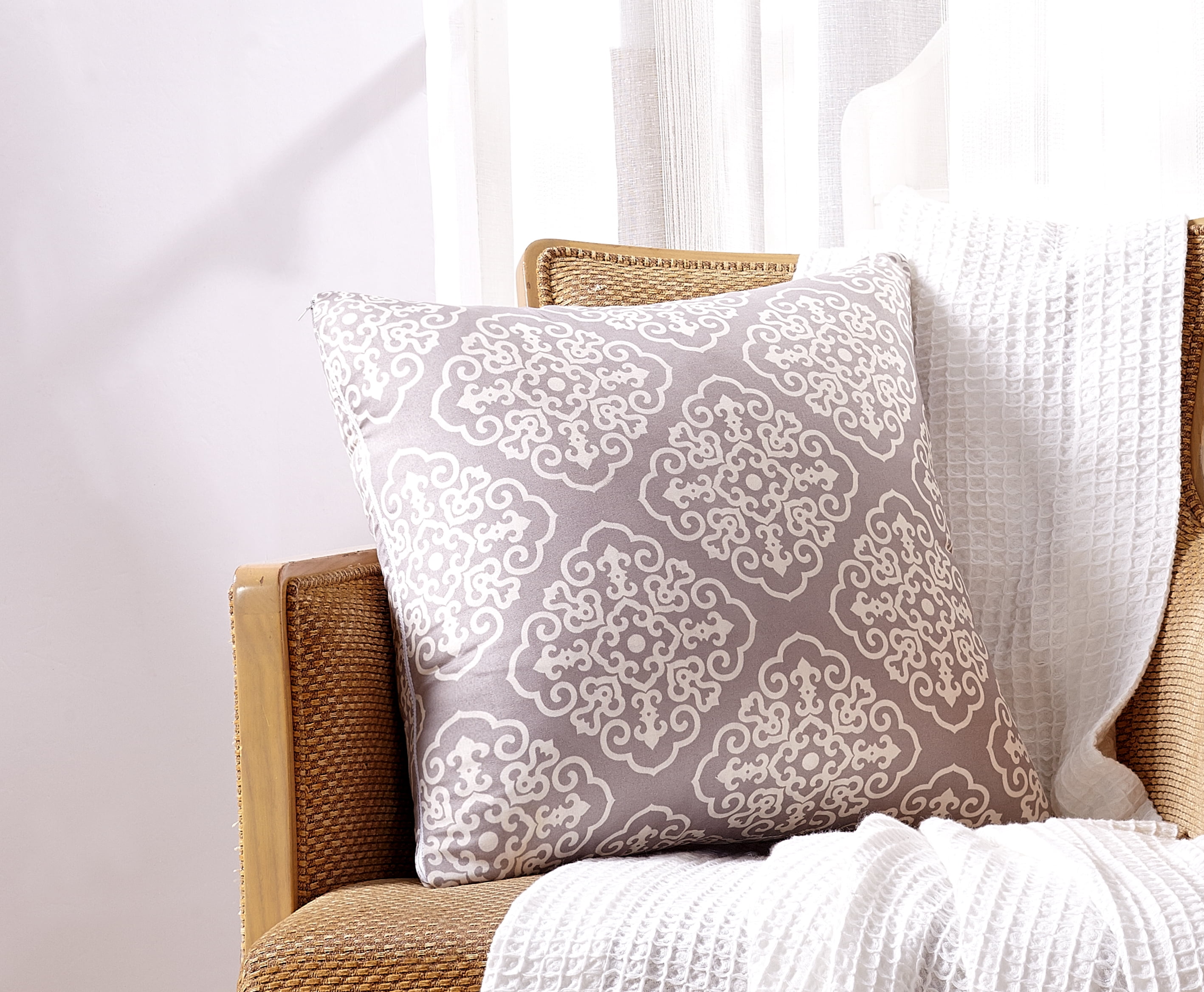 Harper Lane Mapleton Medallion Throw Pillow 18x18