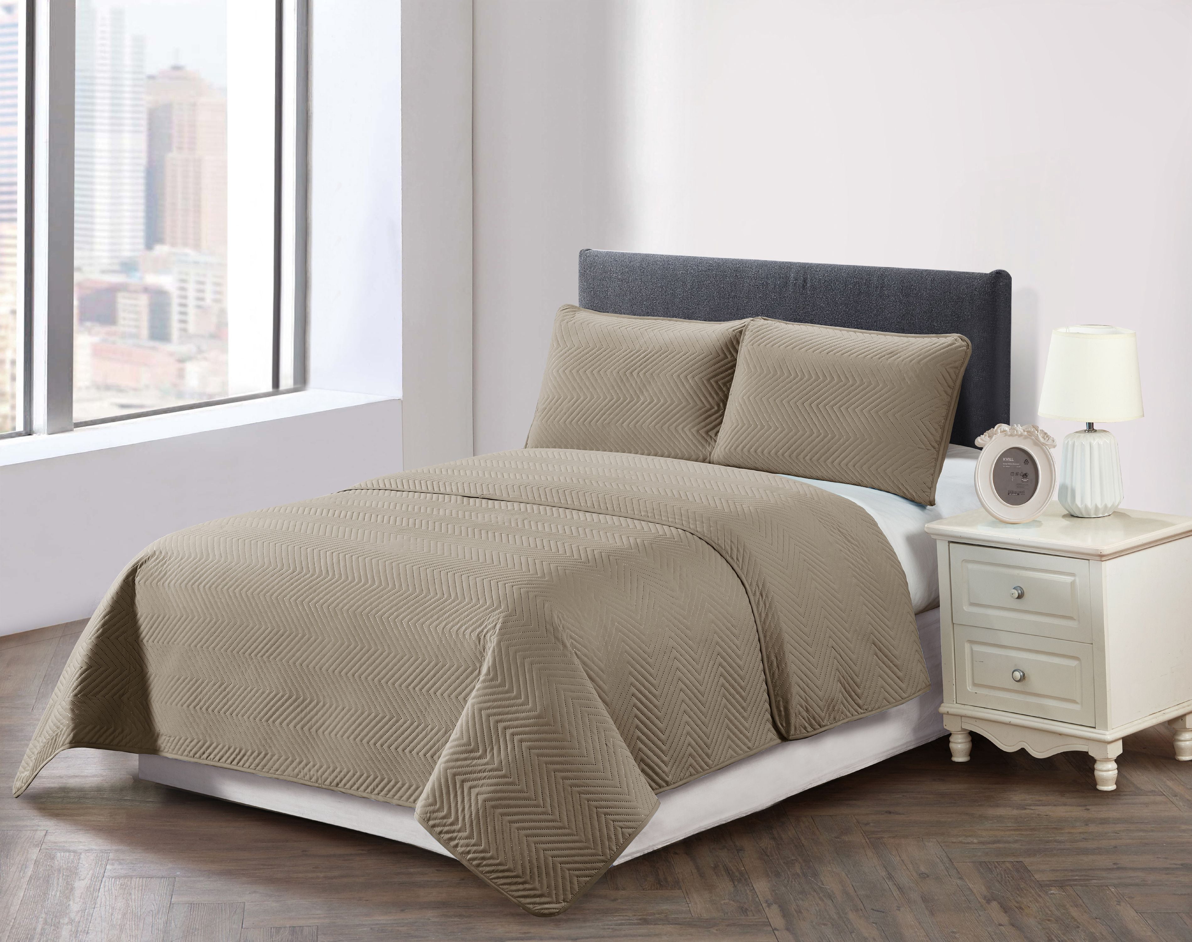 Harper Lane Trista Chevron Stitch 3-piece Quilt Set Taupe Twin/Twin-XL