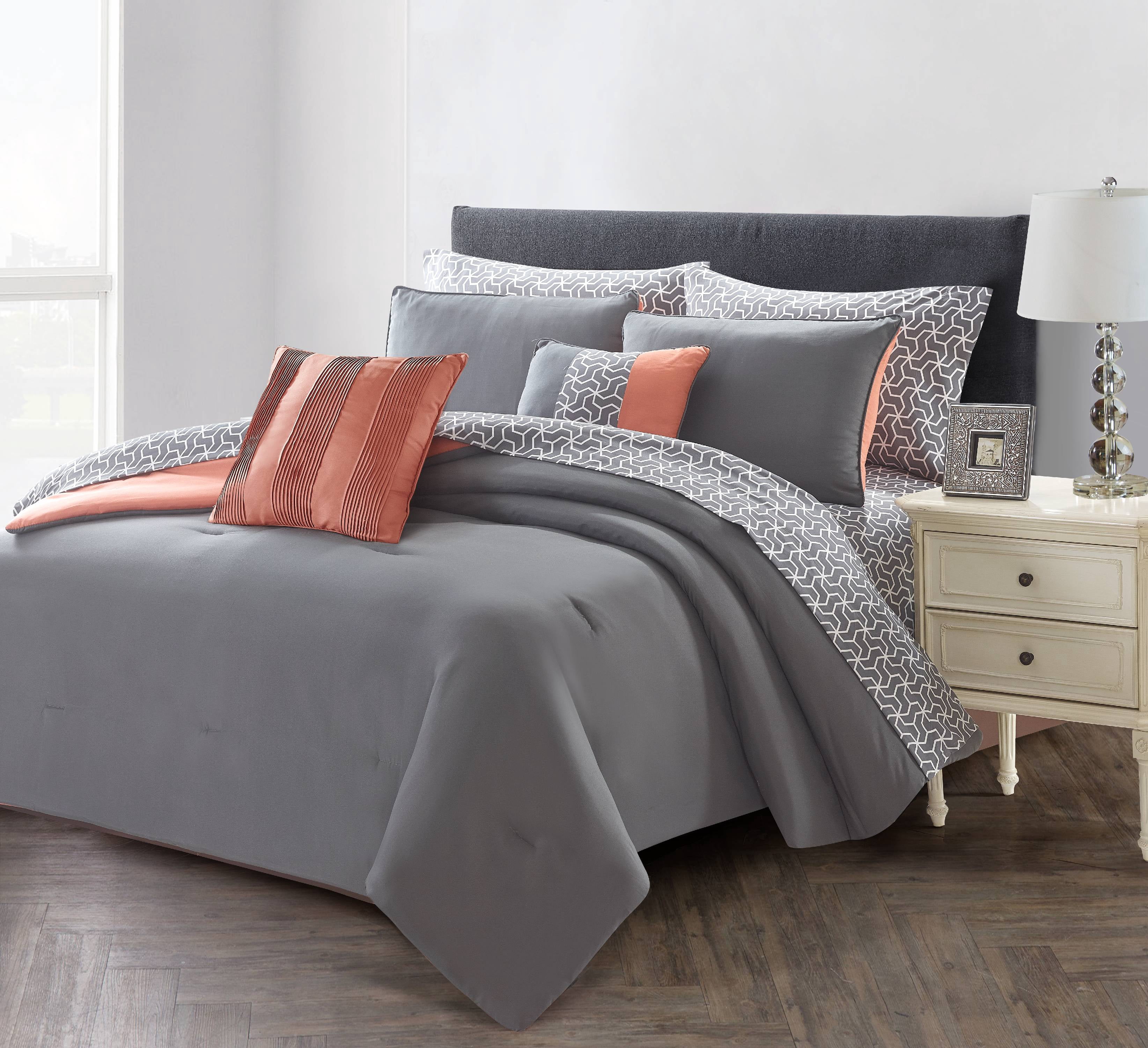 Harper Lane Victoria Solid 9-piece Bed in a Bag Set Twin