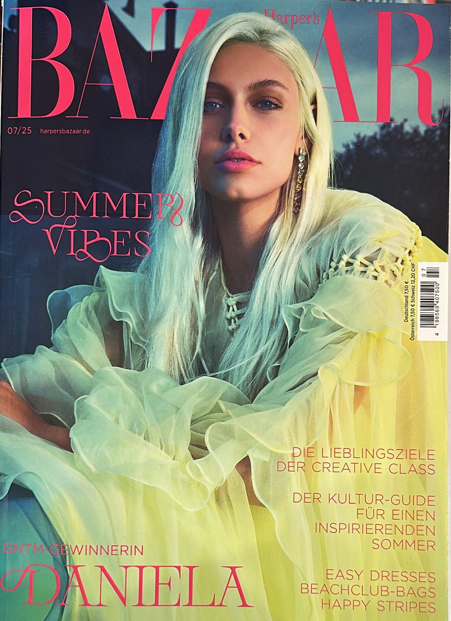 Harper'S Bazaar Uk Magazine June 2025 - FREE SHIPPING - Walmart.com