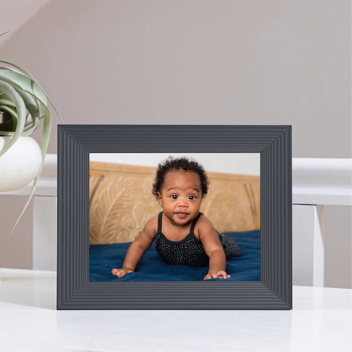 Harper by Aura 9″ Digital Frame with WiFi – Gray - Walmart.com