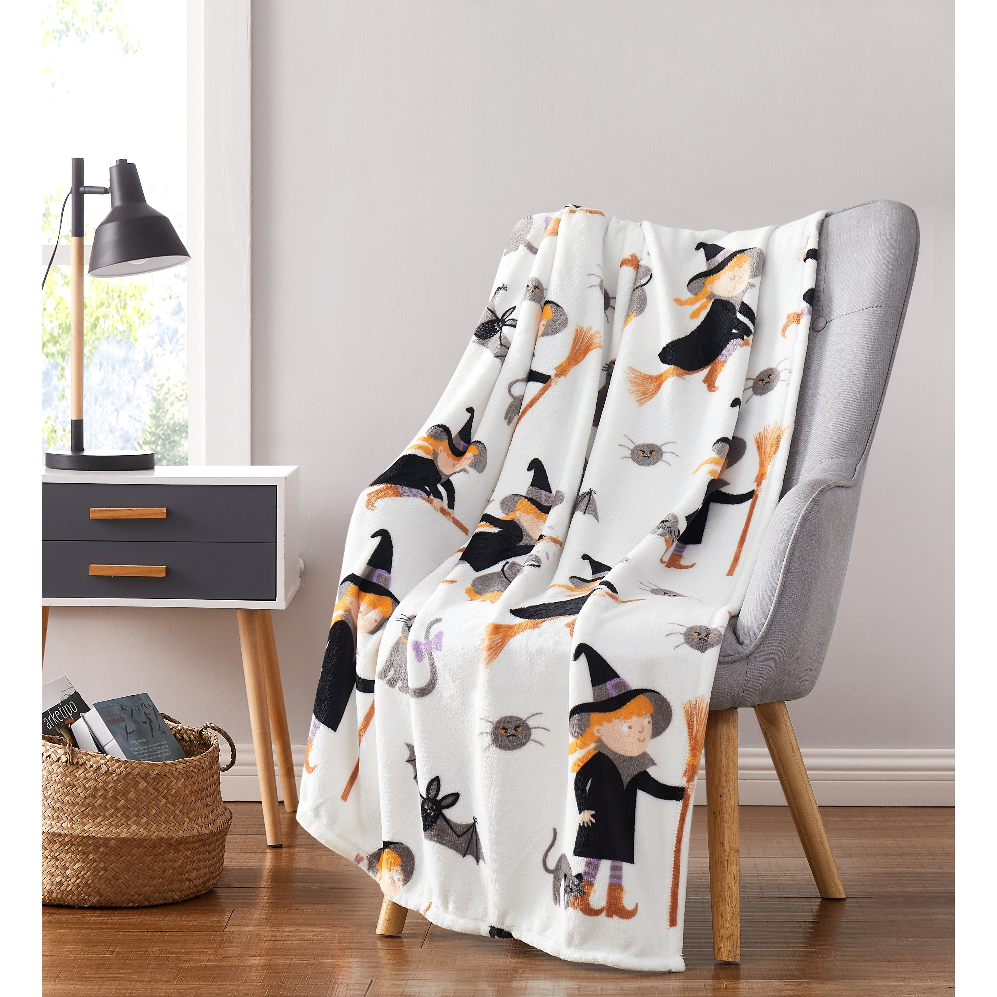 Halloween Fleece Throw Blanket with Witch and Cat Print