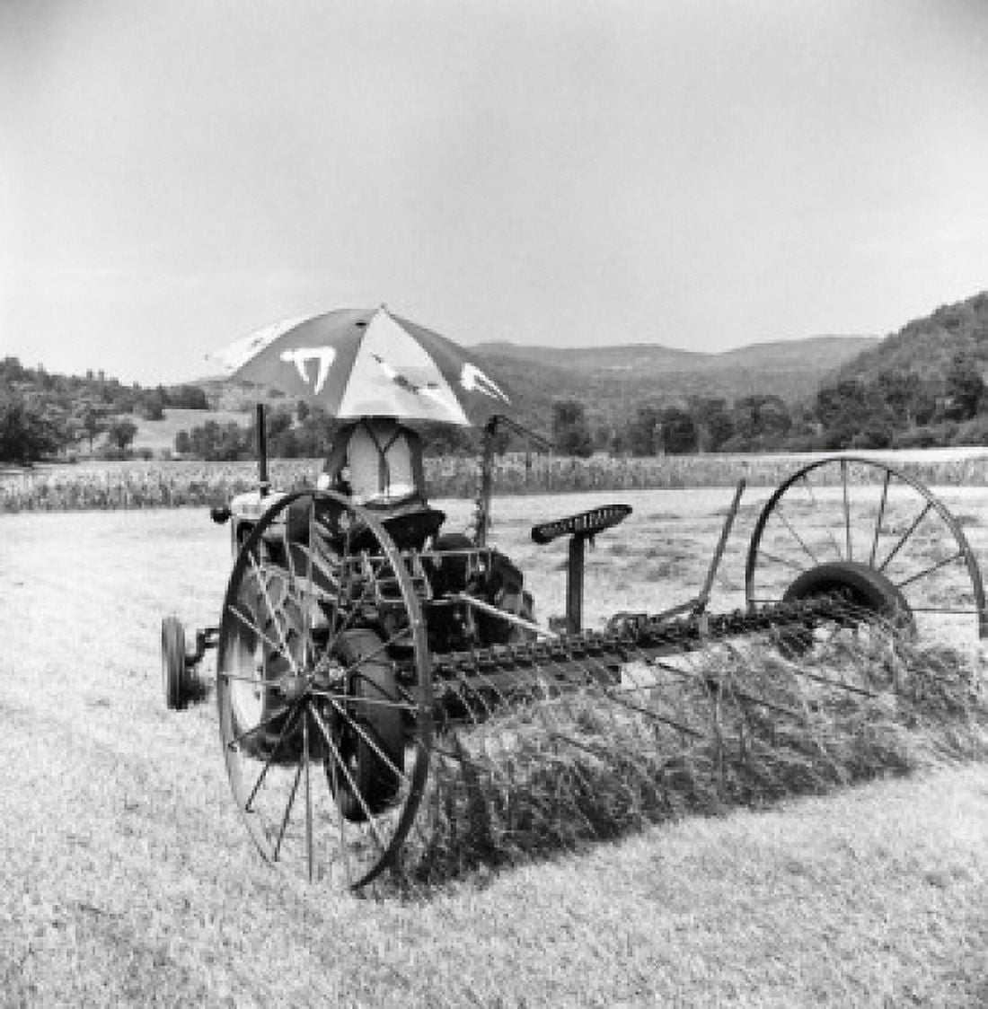 Harvesting machinery Canvas Art - (24 x 36)