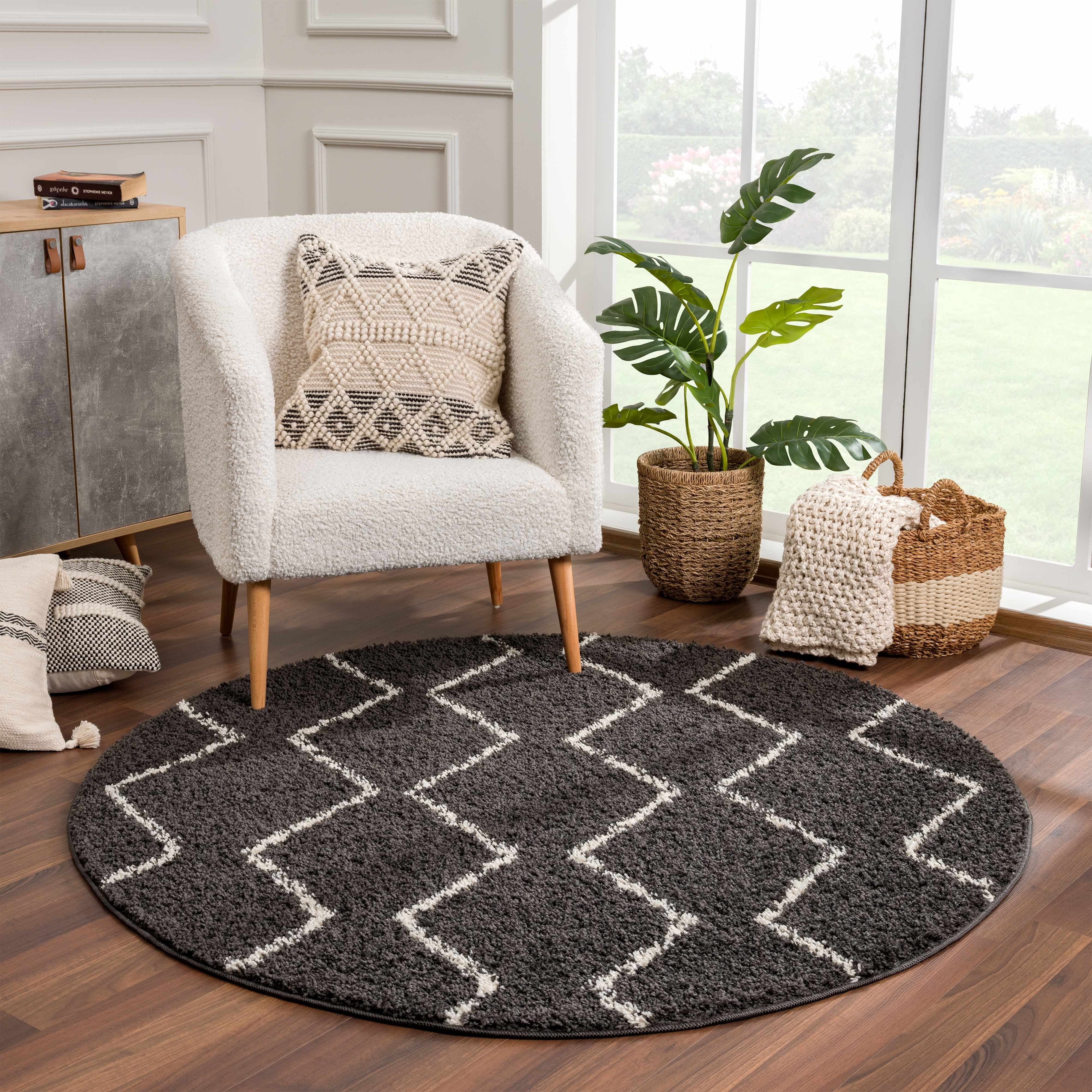 Half Under The Chair Rug Hauteloom Berber Shag - Ennis Farmhouse Under Table Round Area Rug ...