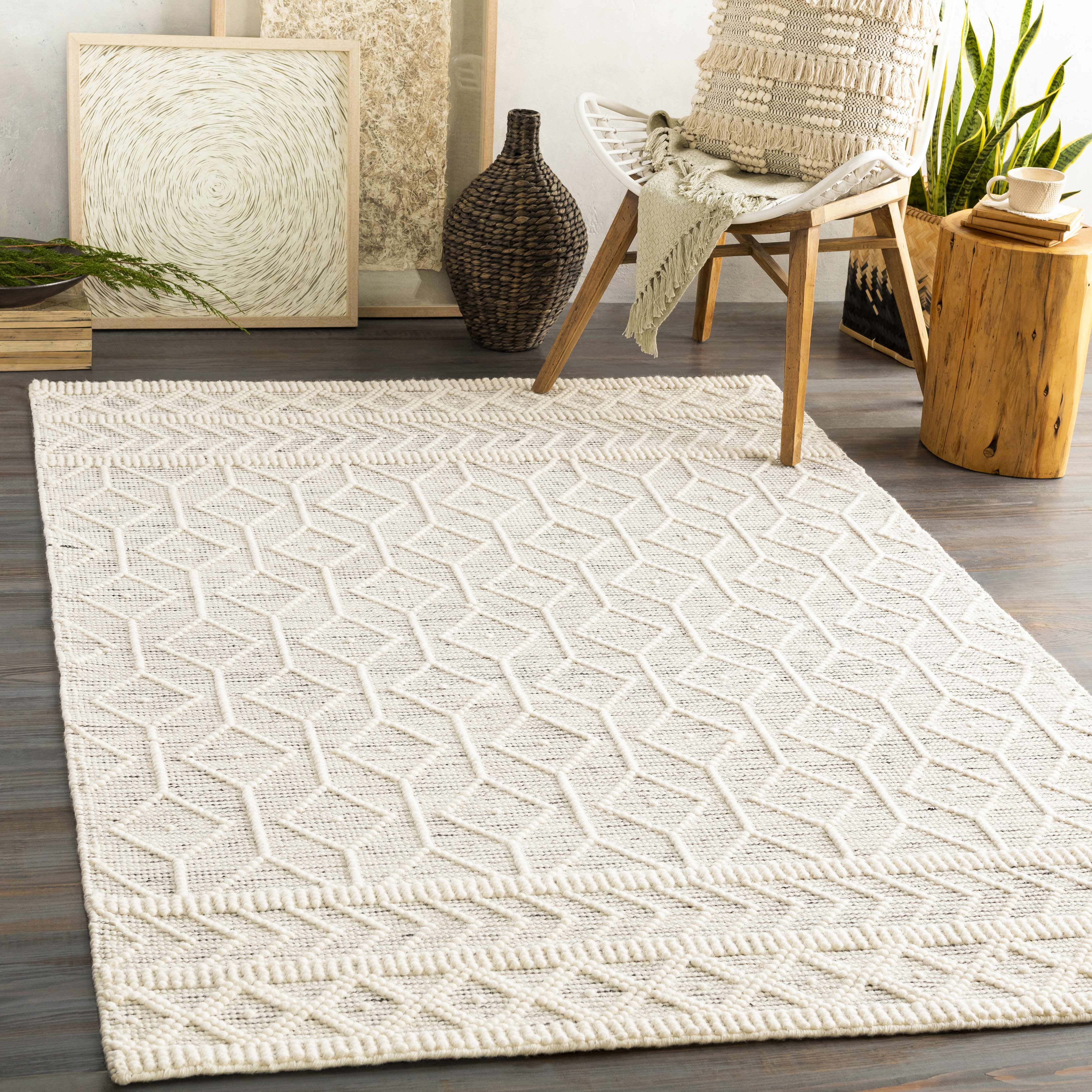 Carolina 5' x 7'6" Black and White Wool Bohemian Area Rug