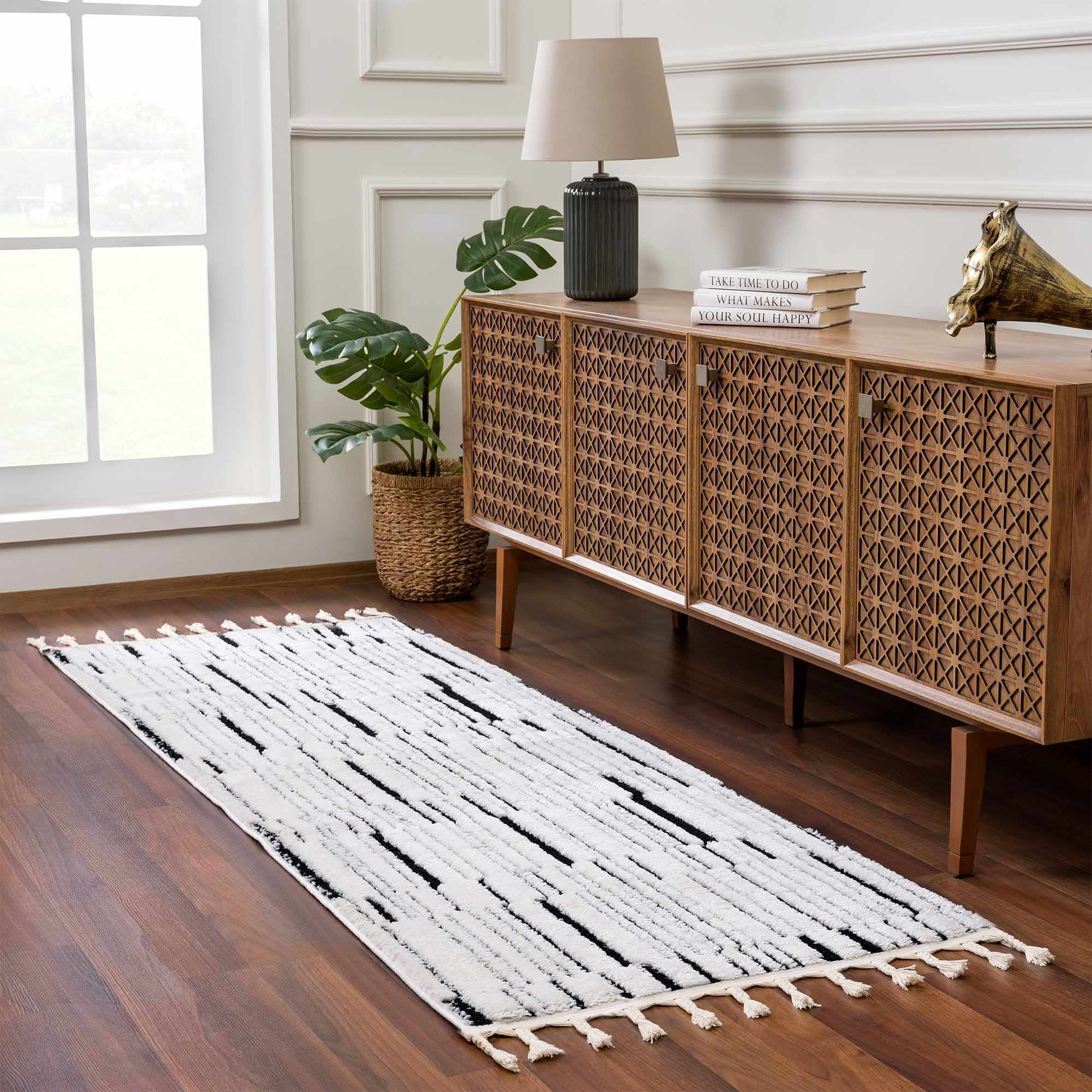 Hauteloom Deren Hallway, Kitchen Bohemian Shag Runner Rug - Soft Shaggy Farmhouse - High Plush Pile - Black, White, Cream, Light Beige, Ivory - 2'7" x 7'3"