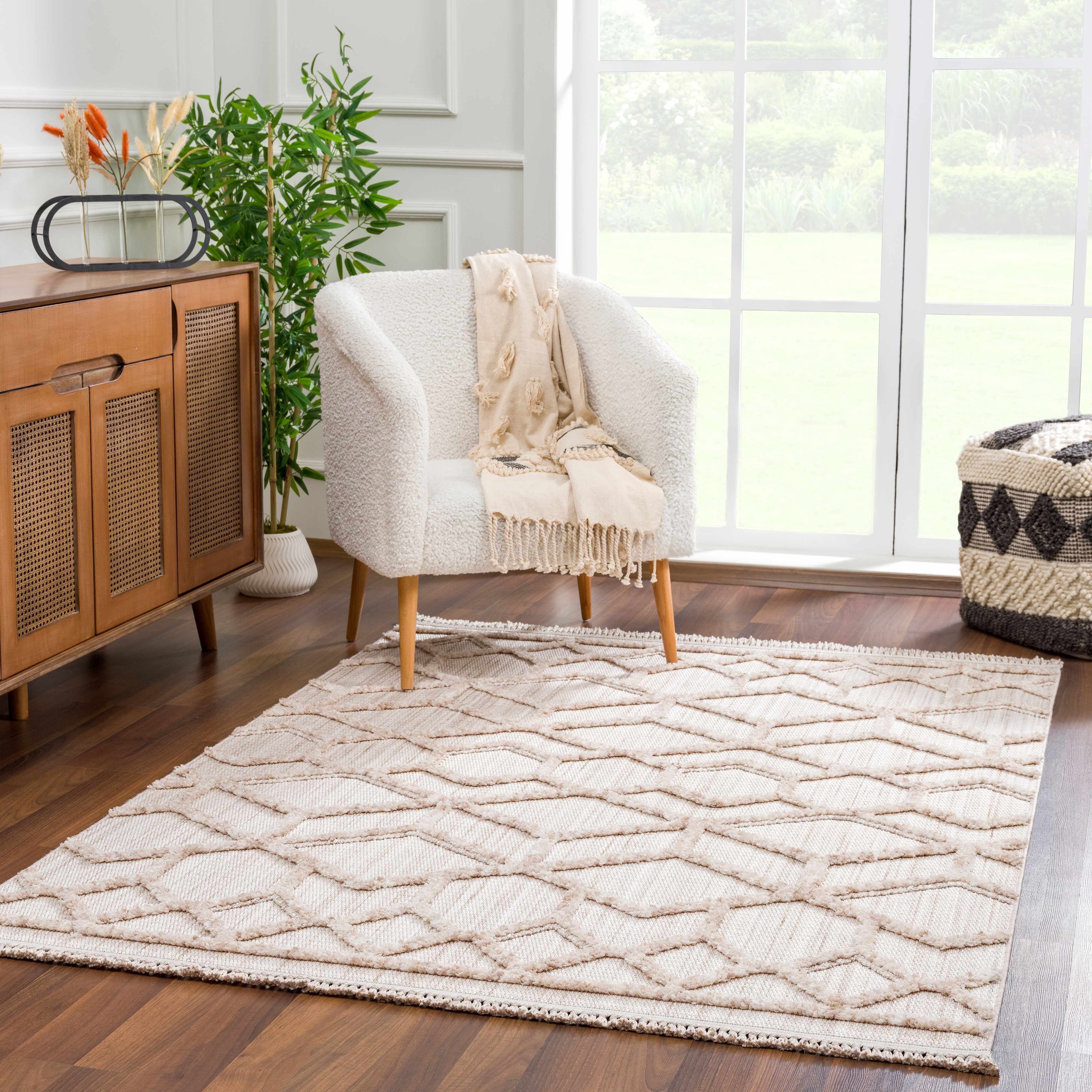 Cream and Peach Geometric High-Low Polyester Area Rug 5'3" x 7'