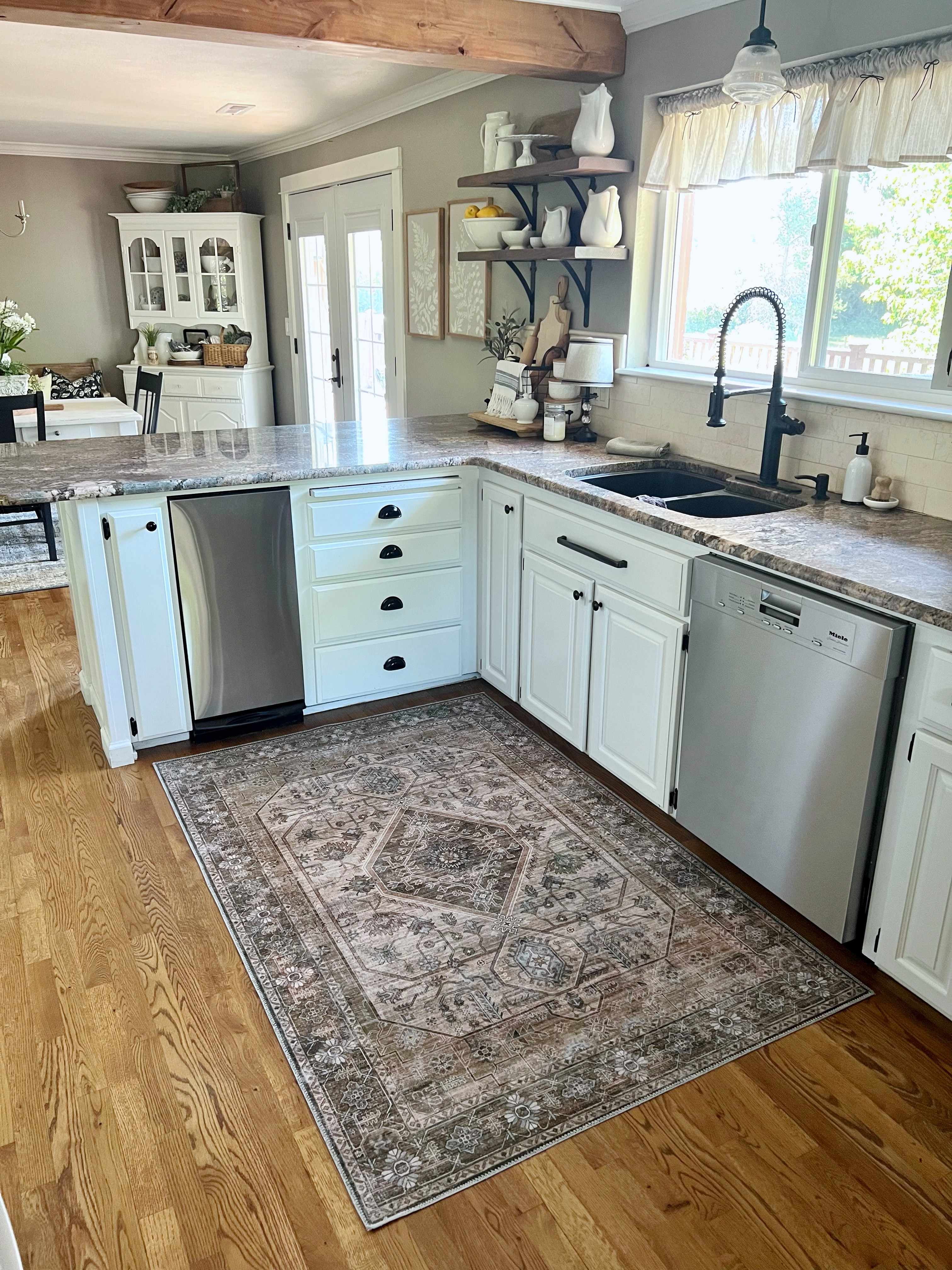 Hauteloom Beige and Ice Blue Washable Polyester Area Rug 3' x 5'