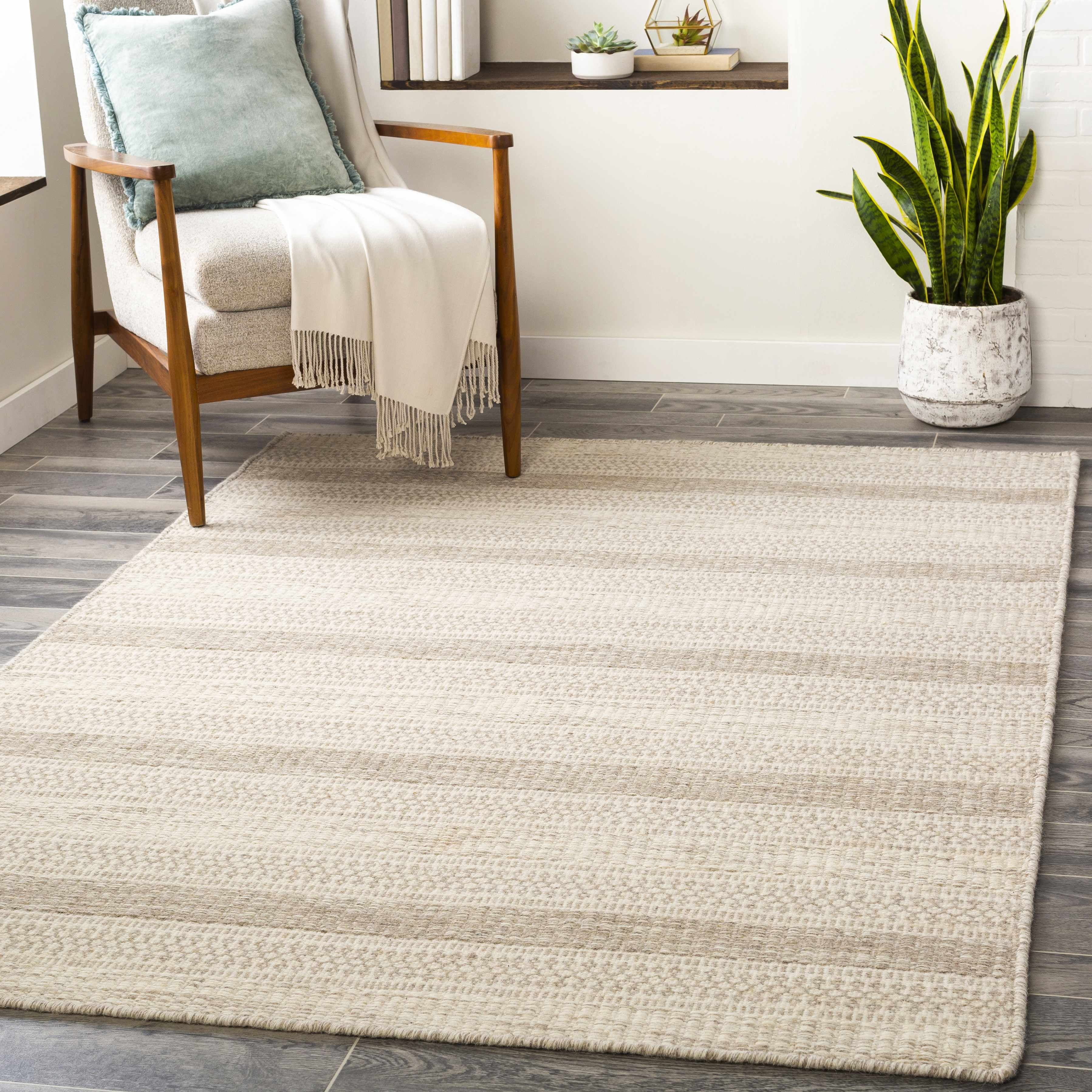 Hauteloom Silverthorne Living Room, Bedroom Area Rug - 100% Wool ...