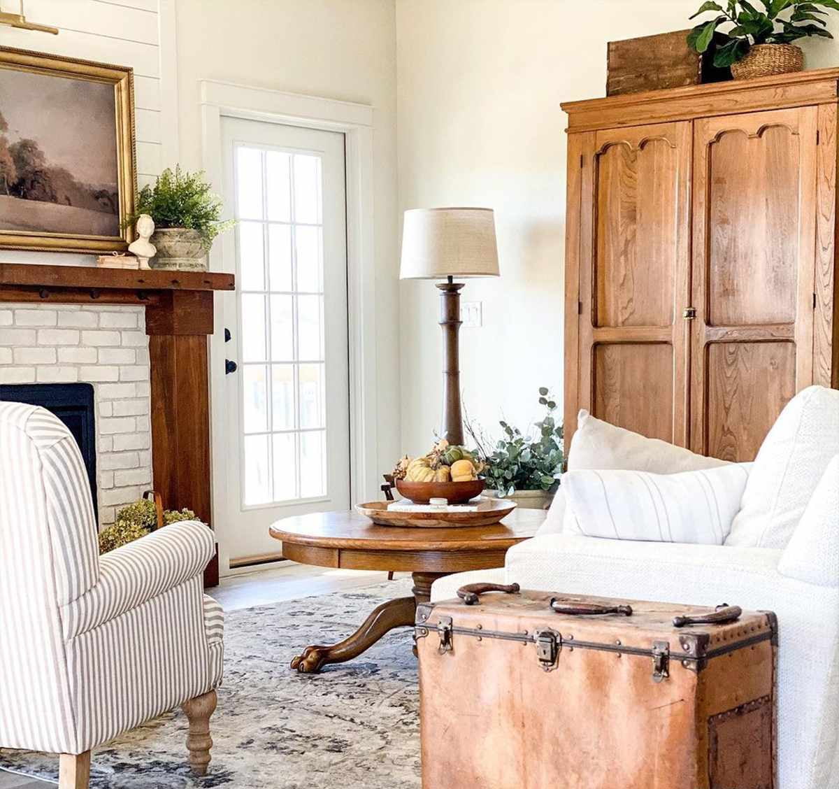 Hauteloom Sunnyside Rustic Farmhouse Living Room Bedroom Dining Room ...