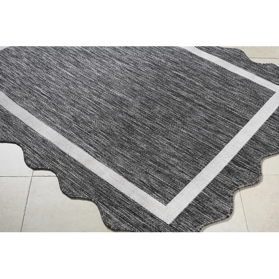 Hauteloom Varro Hallway, Kitchen Patio Outdoor Runner Rug - Traditional - Black, Cream - 2'7" x 7'3"