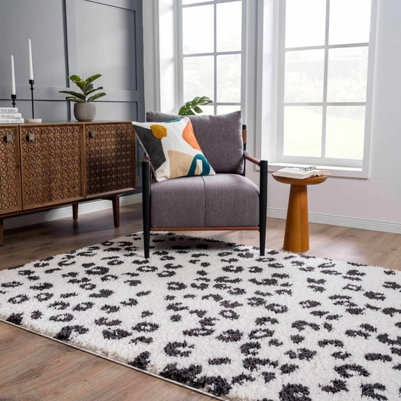 Hauteloom Zhen Living Room, Bedroom Area Rug - Contemporary - Plush Pile - White, Black - 5'3" x 7'