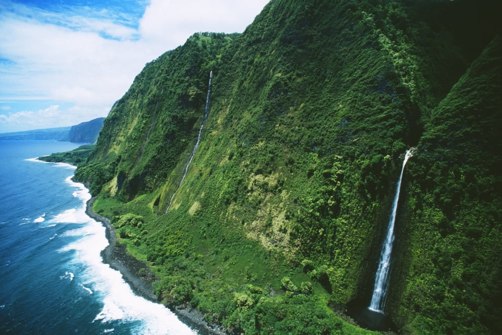 Hawaii Big Island Hamakua Coast Waterfalls Cascade Into The Ocean Canvas Art - Greg Vaughn Design Pics (18 x 12)